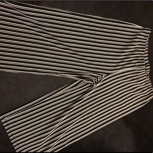 Wide Leg Stripped cropped bottoms
